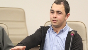 Titremelerinden kurtuldu