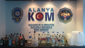 Alanya’da iki otele kaçak içki baskını