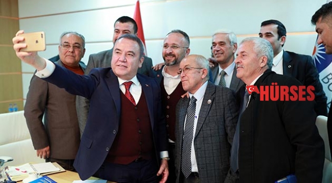 Başkan Böcek muhtarları dinledi