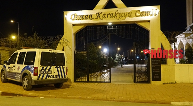 Cami tuvaletinde ölü bulundu
