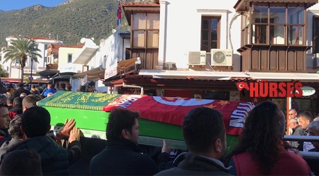 Gözyaşlarıyla uğurlandı