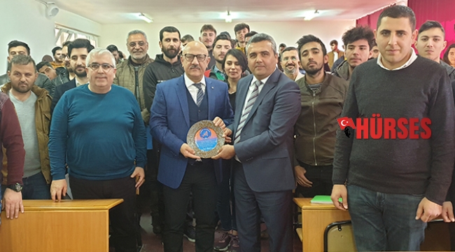 Hacıcaferoğlu, Elmalı'da öğrencilerle buluştu