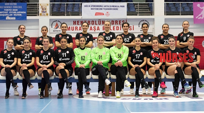 Kadın hentbol  takım yarı finalde