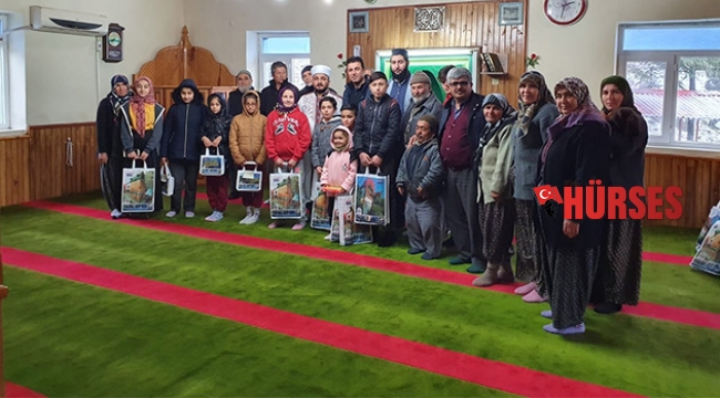 Öğrencilere hediye verildi