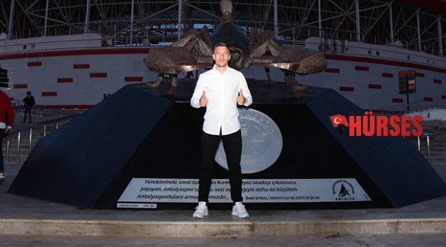PODOLSKİ sahada olacak