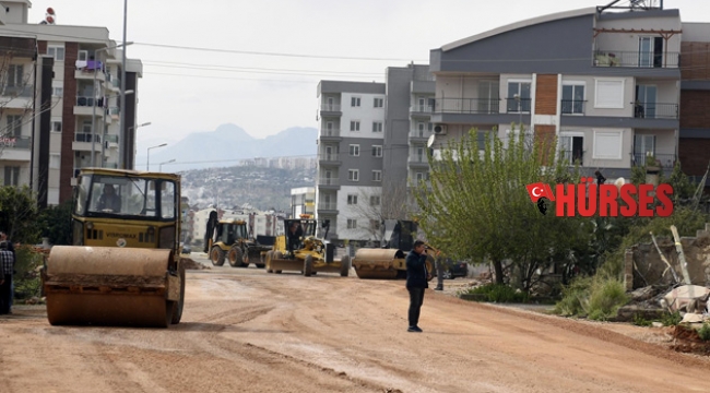 Kepez’de vatandaşın yol sorunu çözülüyor