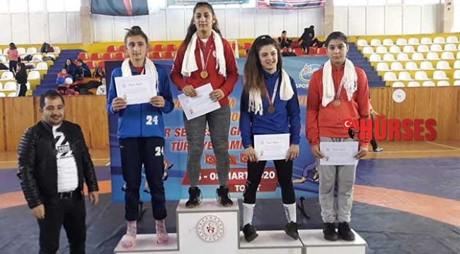 Kepezli güreşçilerin  sırtı yere gelmiyor