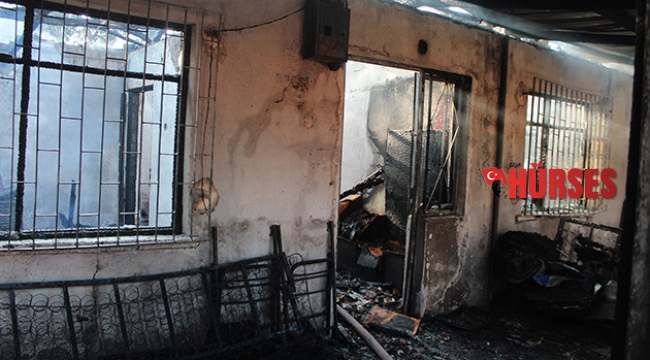 Müstakil ev alev topuna döndü, mahalleli panik yaşadı