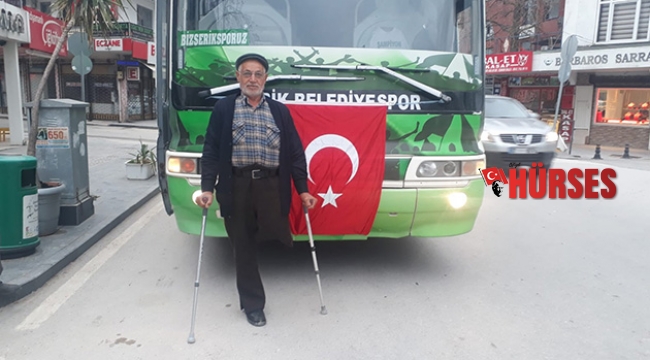 Tek bacağıyla uğurladı
