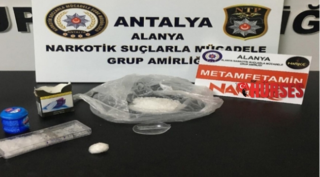 Uyuşturucu tacirlerine  otel odasında baskın