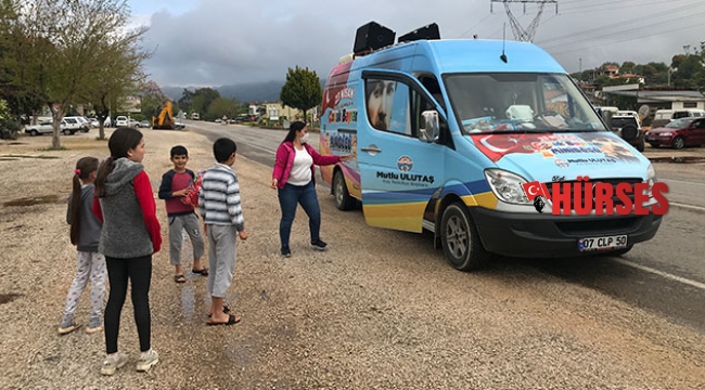 10 bin çocuğa 23 Nisan hediyesi