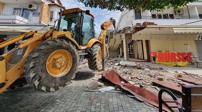 Alanya'da mimari projeye aykırı kaçak yapı yıkıldı