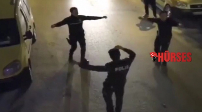 Balkondaki vatandaşlar çaldı, polisler oynadı