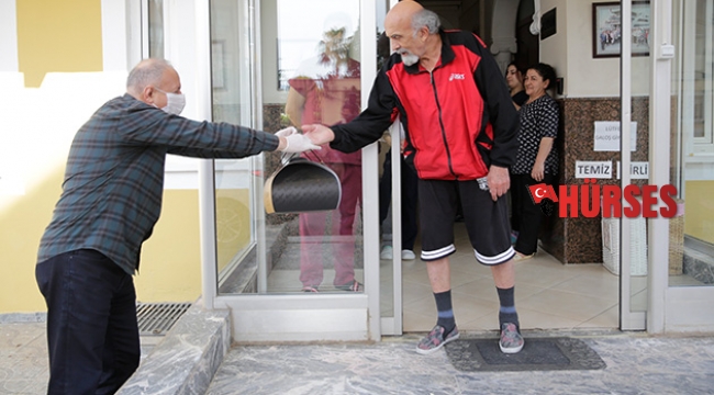 Başkan Böcek’ten doğum günü sürprizi