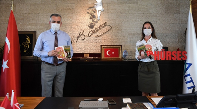 Başkan Esen’den çocuklara kitap
