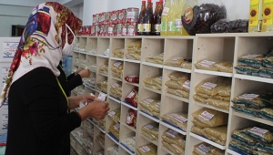 İhtiyaç sahibi vatandaşlar için mescit market oldu