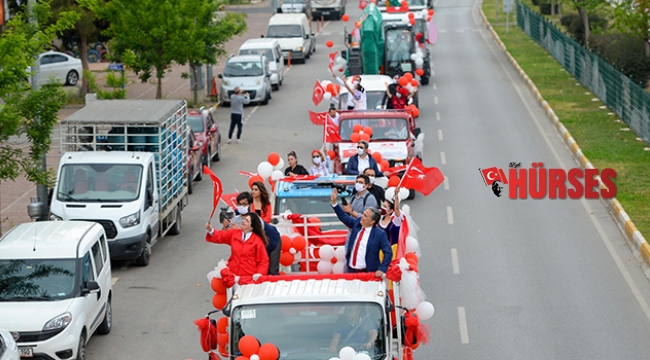 İş makineli konvoyla 23 Nisan coşkusu