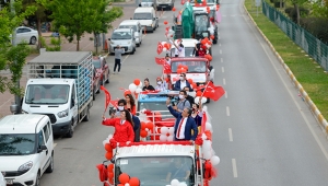 İş makineli konvoyla 23 Nisan coşkusu