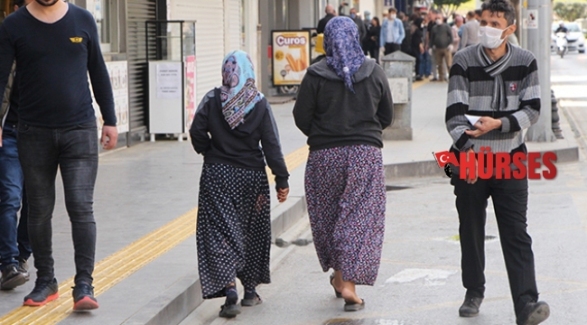 Kadın dilencilerin kavgasını polis biber gazıyla ayırabildi