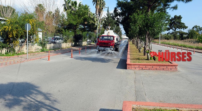 Kemer Belediyesi ilçeyi arazözlerle dezenfekte ediyor