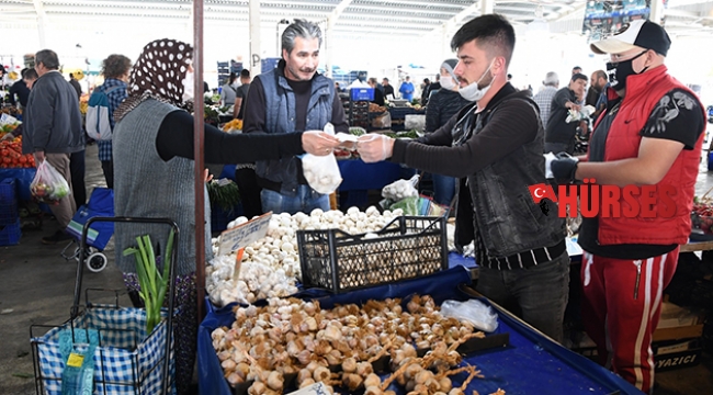 Konyaaltı Belediyesi’nden maske ve koruyucu gözlük