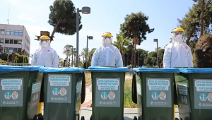 Maske ve eldivenler atık kutularında toplanıyor