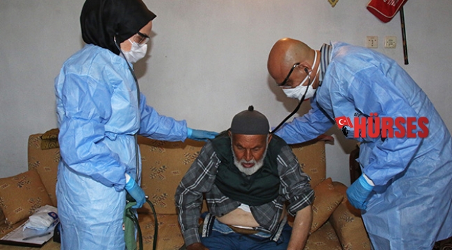 Yaşlıların ayağına doktor ve hemşire hizmeti