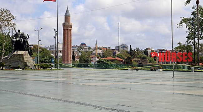 Antalya sessizliğe büründü