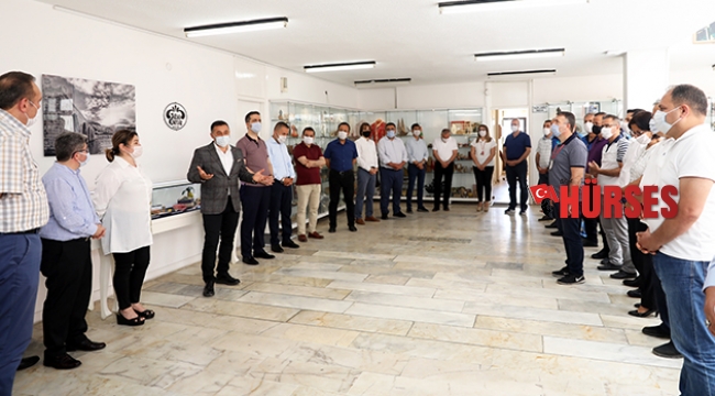 Başkan Yücel personelle bayramlaştı