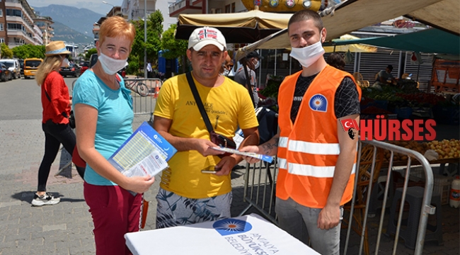 Büyükşehir Alanya’da maske dağıttı