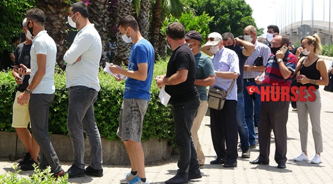 Antalya Adliyesi'nde kuyruk oluştu