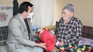 Antalya'da en yaşlı babaya ziyaret