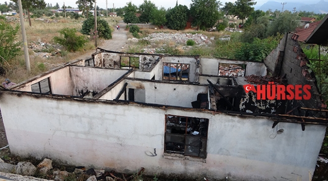 Antalya'da gecekondu alev alev yandı