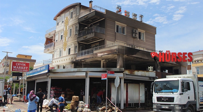 Antalya'da yaklaşık 5 milyonluk market yangını