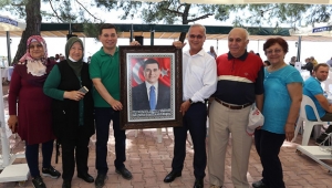 Başkan Tütüncü 'Yılın babası' seçildi