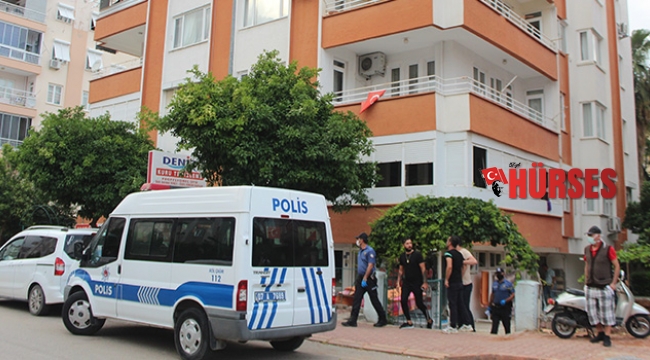 Evinde vurulmuş halde bulundu