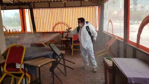 Kemer'de kahvehaneler dezenfekte ediliyor