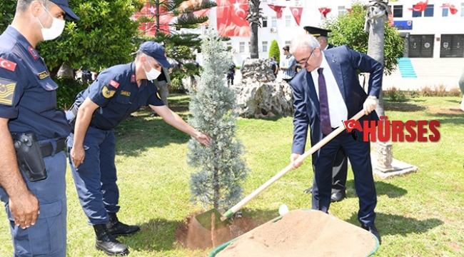 Vali Karaloğlu'dan veda fidanı