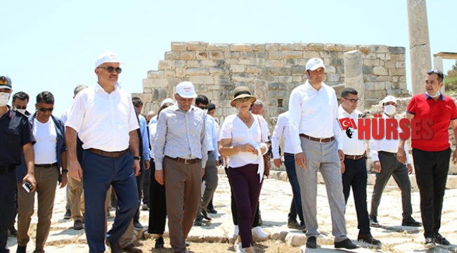 Vali Yazıcı Patara’da incelemelerde bulundu