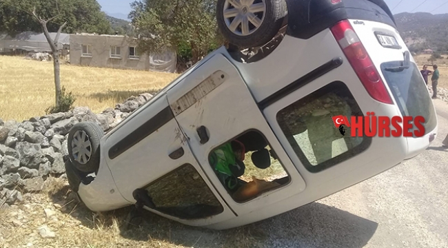 Kaş'ta kontrolden çıkan araç duvara çarptı