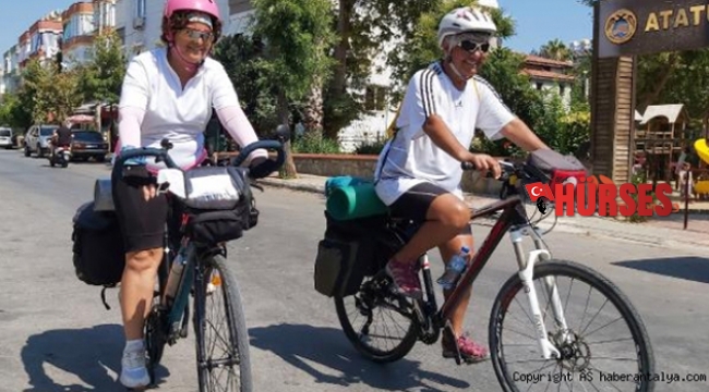 Meme kanserine dikkat çekmek için Mersin'den Alanya'ya pedal çevirdiler