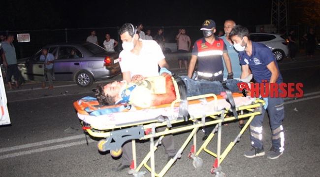 Otomobille çarpışan motosikletin sürücüsü yaralandı