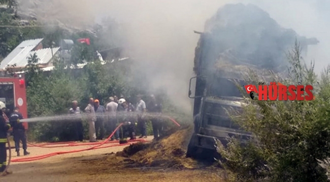 Saman yüklü kamyon küle döndü