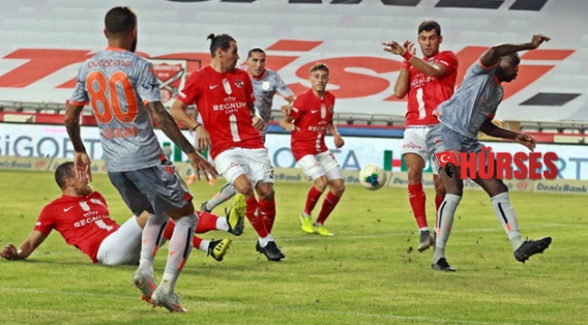 Süper Lig: Antalyaspor: 0 - Medipol Başakşehir: 2