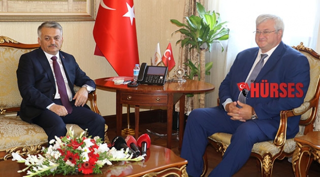Ukrayna Büyükelçisi Andrii Sybiha Vali Yazıcı ile bir araya geldi