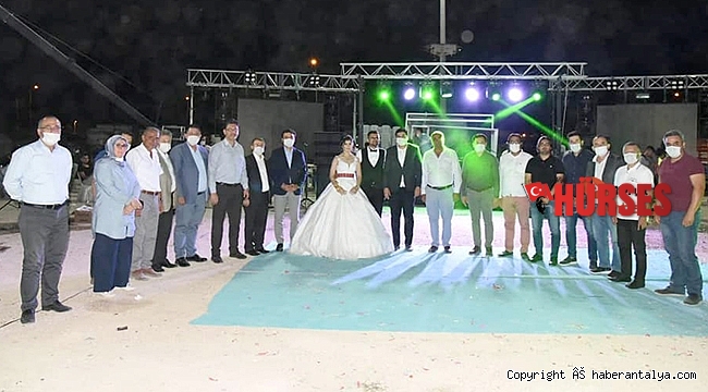 AK Parti'li Urlu'nun mutlu günü