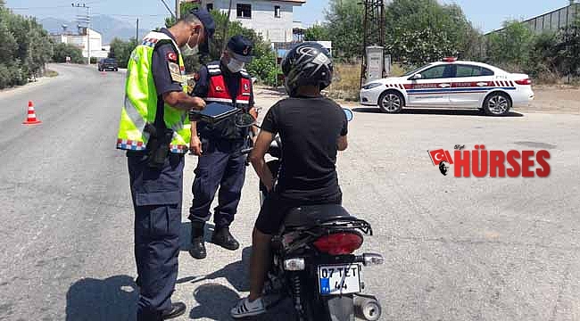 Antalya'da jandarmadan motosiklet sürücülerine denetim
