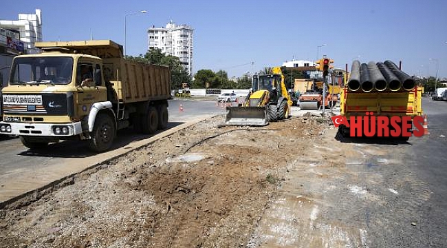 Barınaklar Bulvarı- Havaalanı Caddesi Kavşağı düzenleniyor