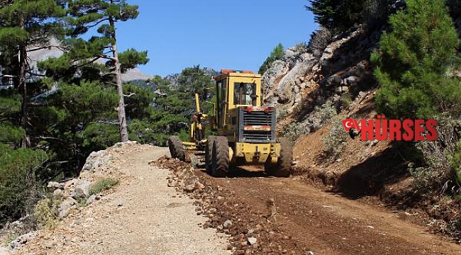 Büyükşehir'den Manavgat yayla yollarına bakım 