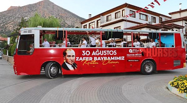 Büyükşehir'in Zafer Bayramı konserleri sürüyor